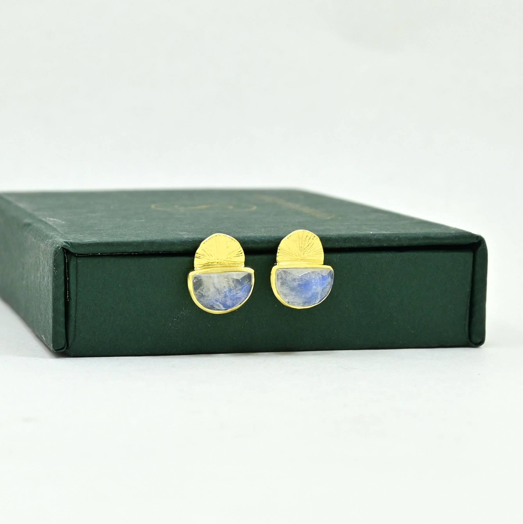 Amore Stud Earring Gold Plated - Rainbow Moonstone