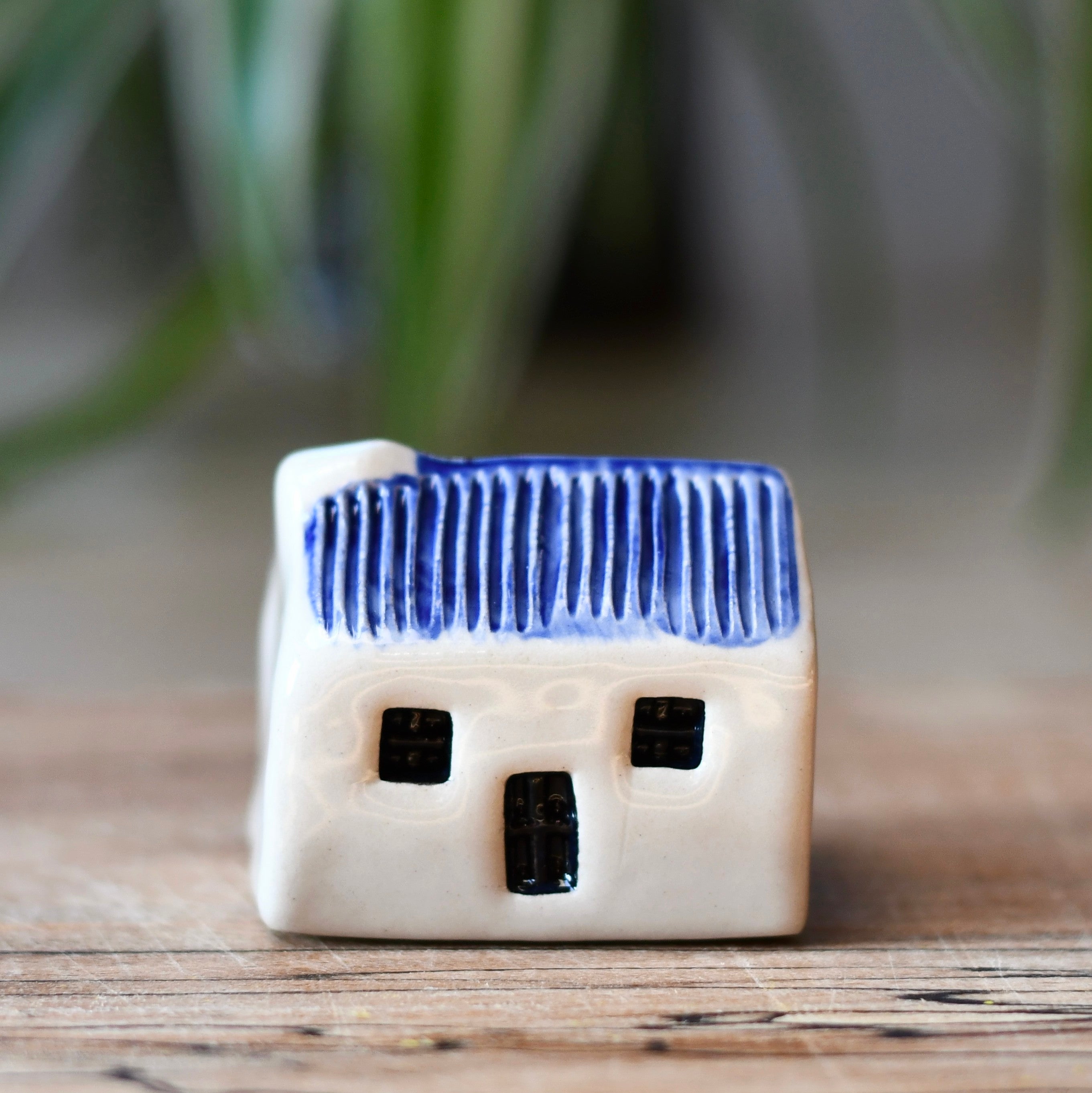 Tin Roof Ceramic Bothies