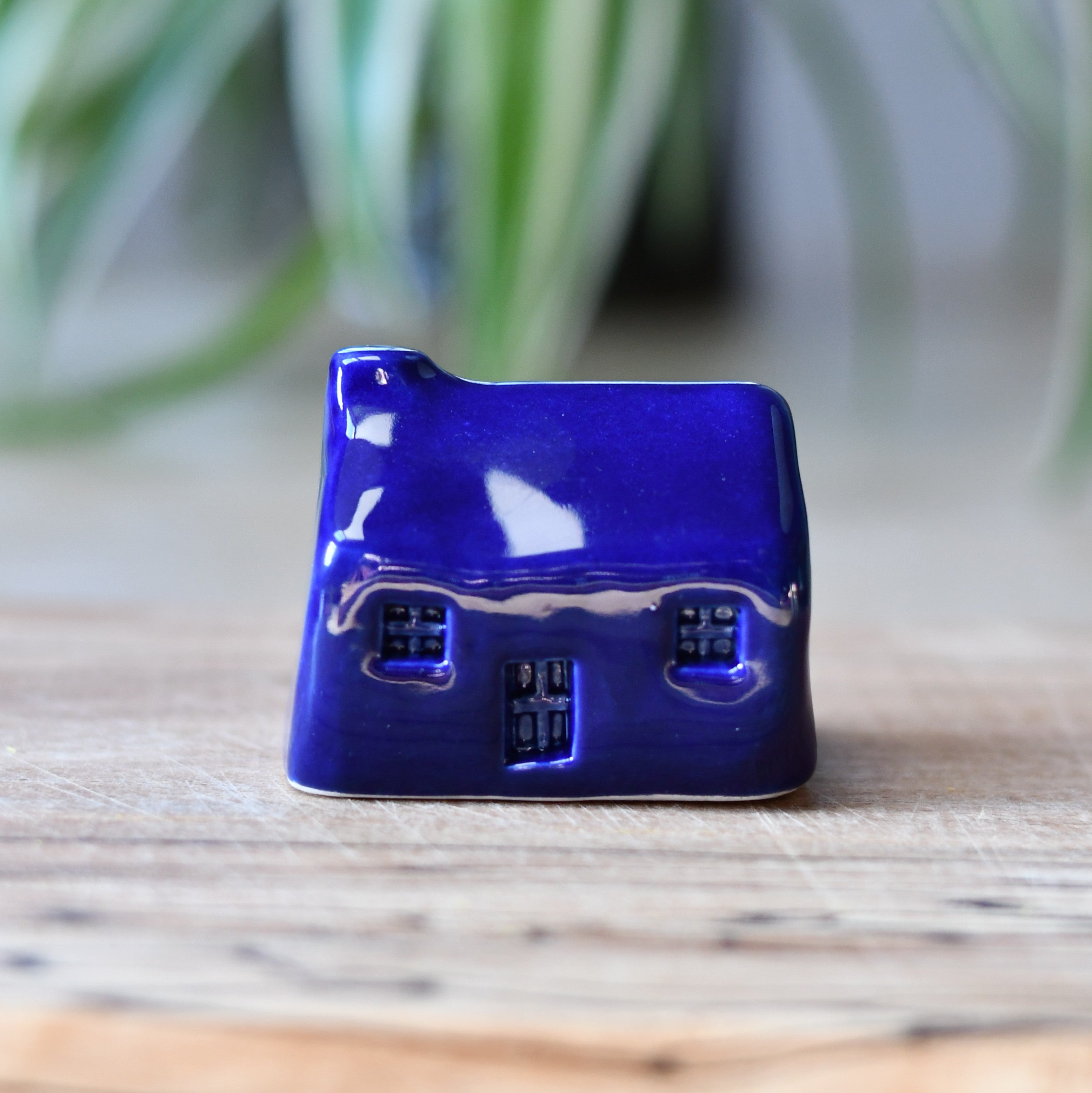 Block Colour Ceramic Bothies