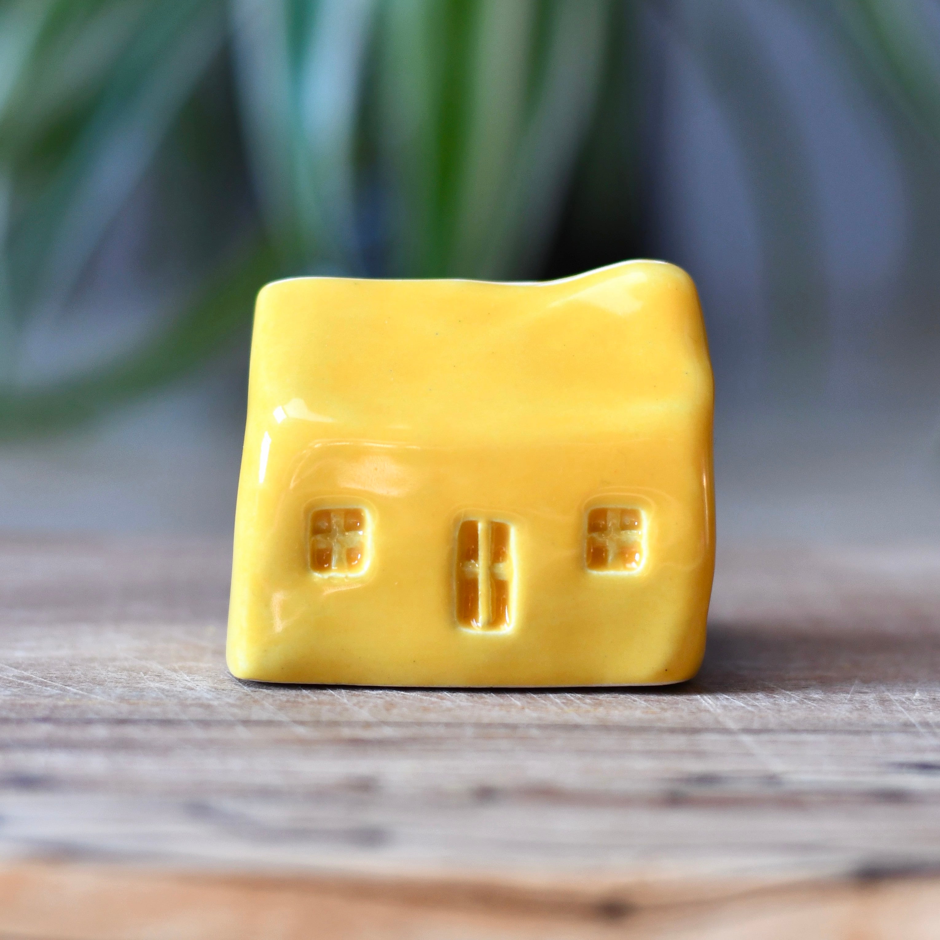Block Colour Ceramic Bothies