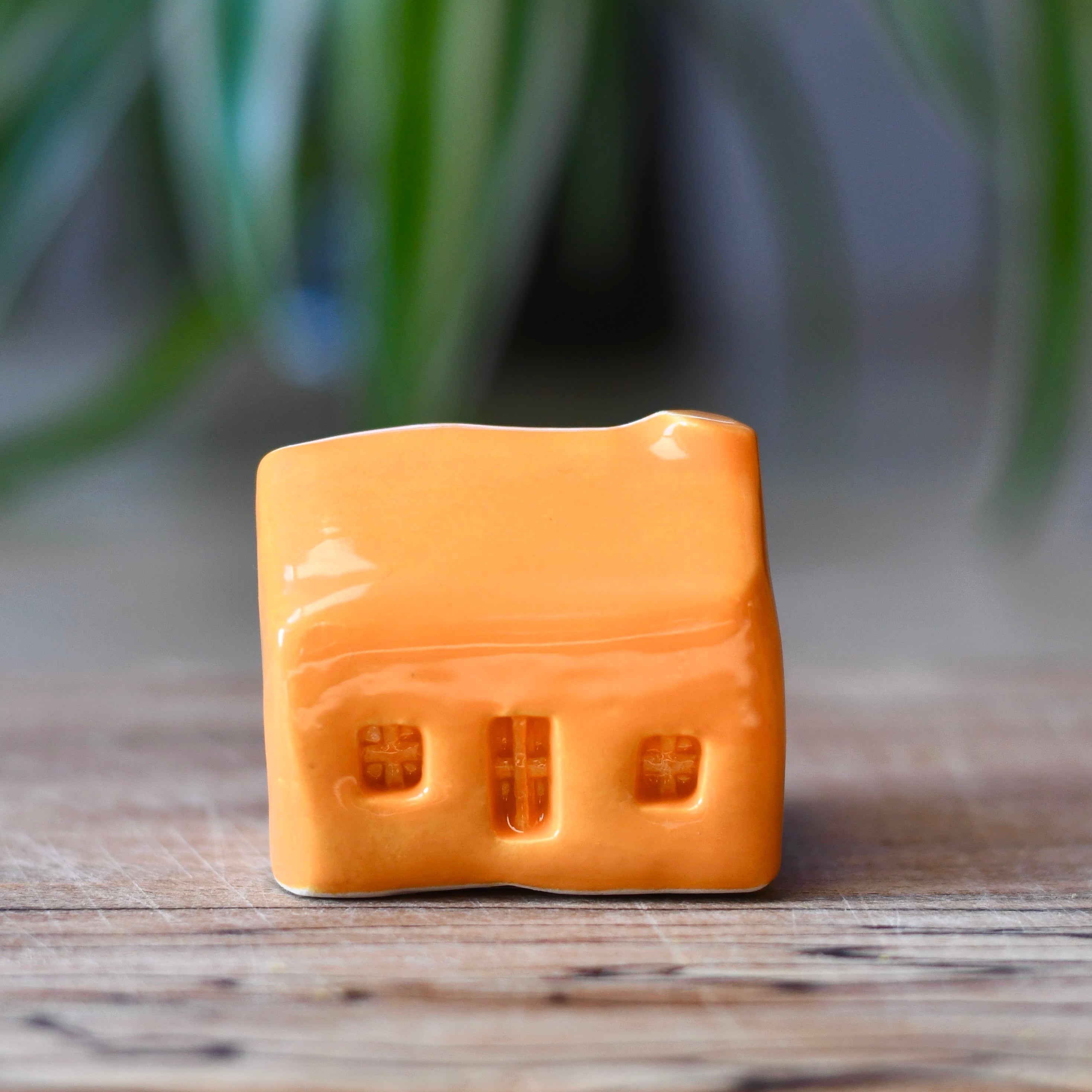 Block Colour Ceramic Bothies