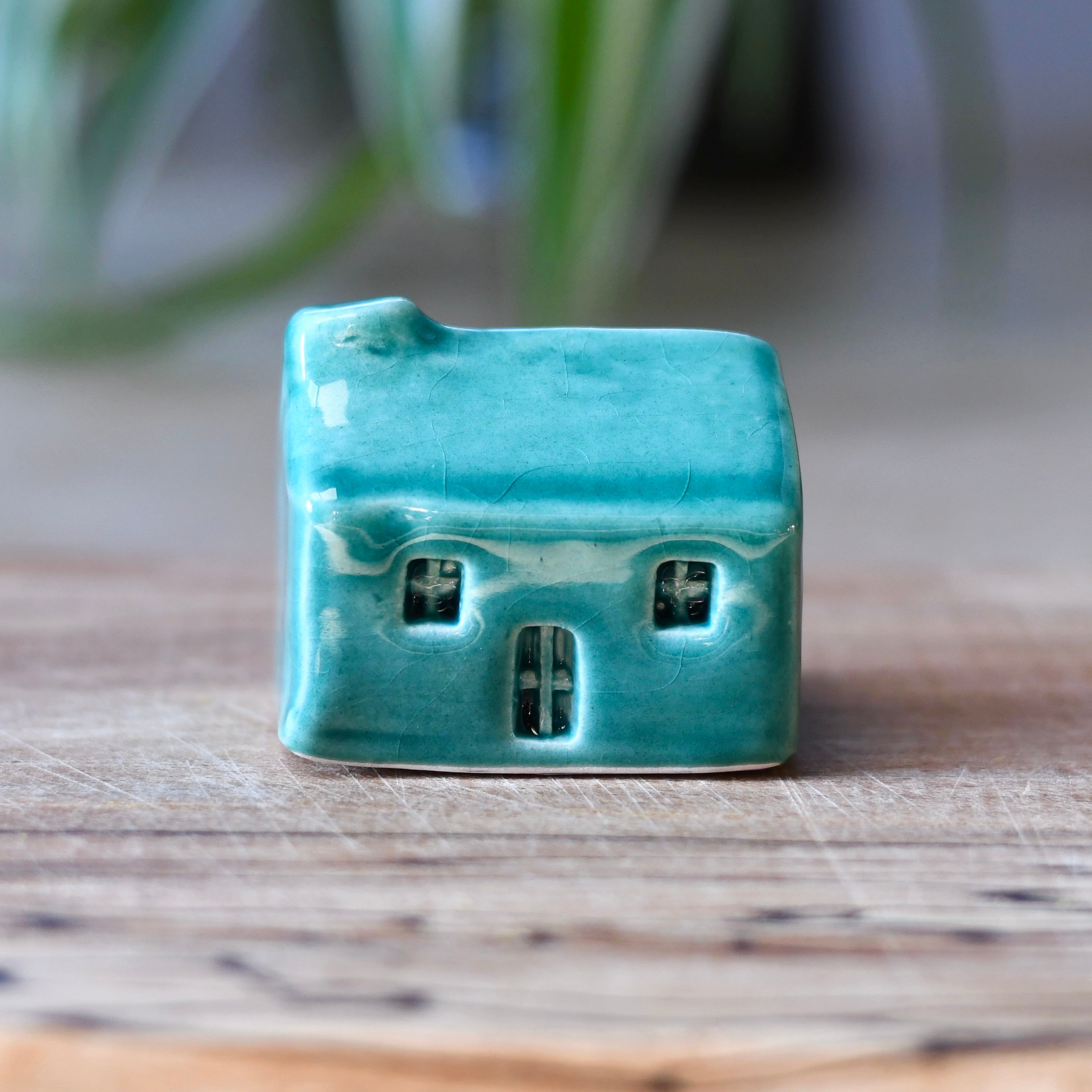 Block Colour Ceramic Bothies