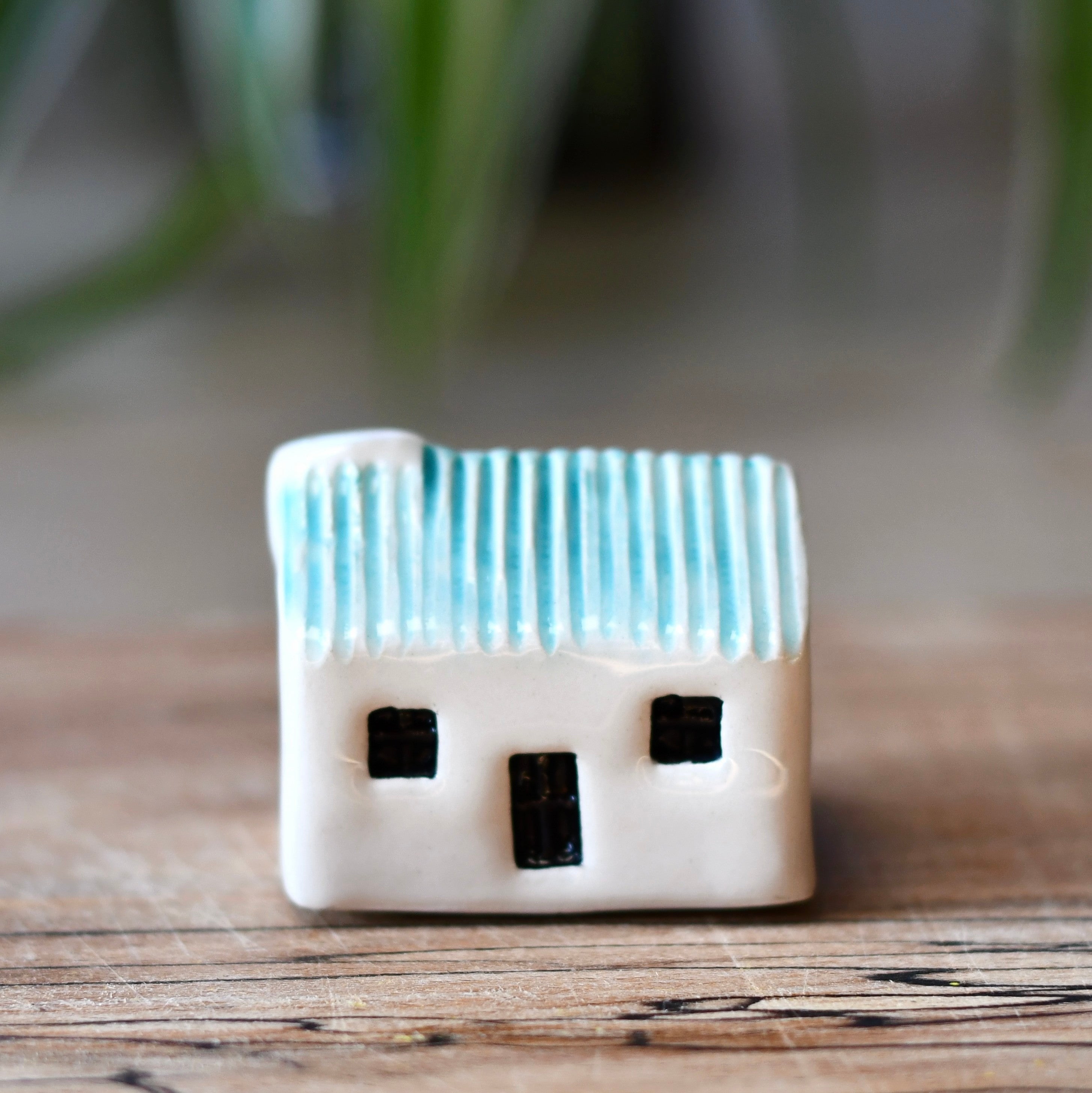 Tin Roof Ceramic Bothies