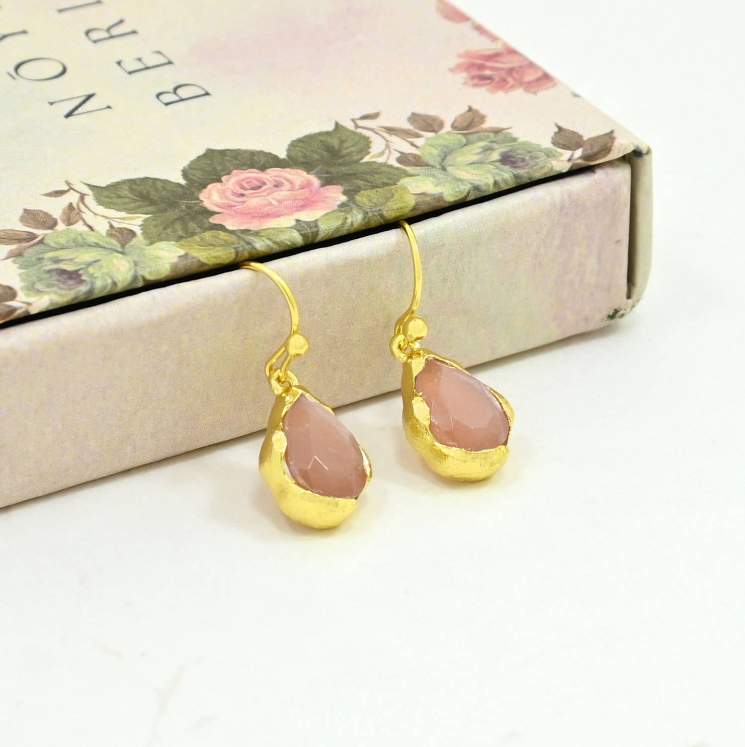 Kailany Earring Gold Plated - Peach Moonstone