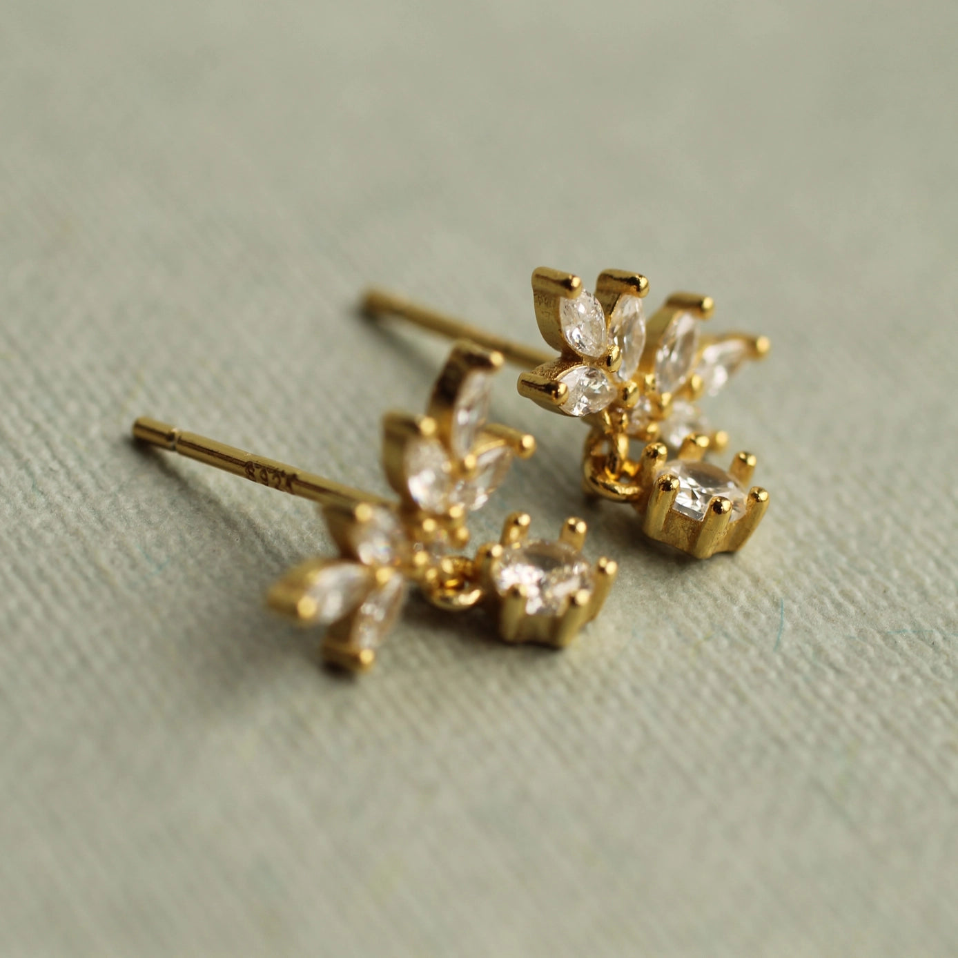 Oak Leaf Japanese Stud Earrings