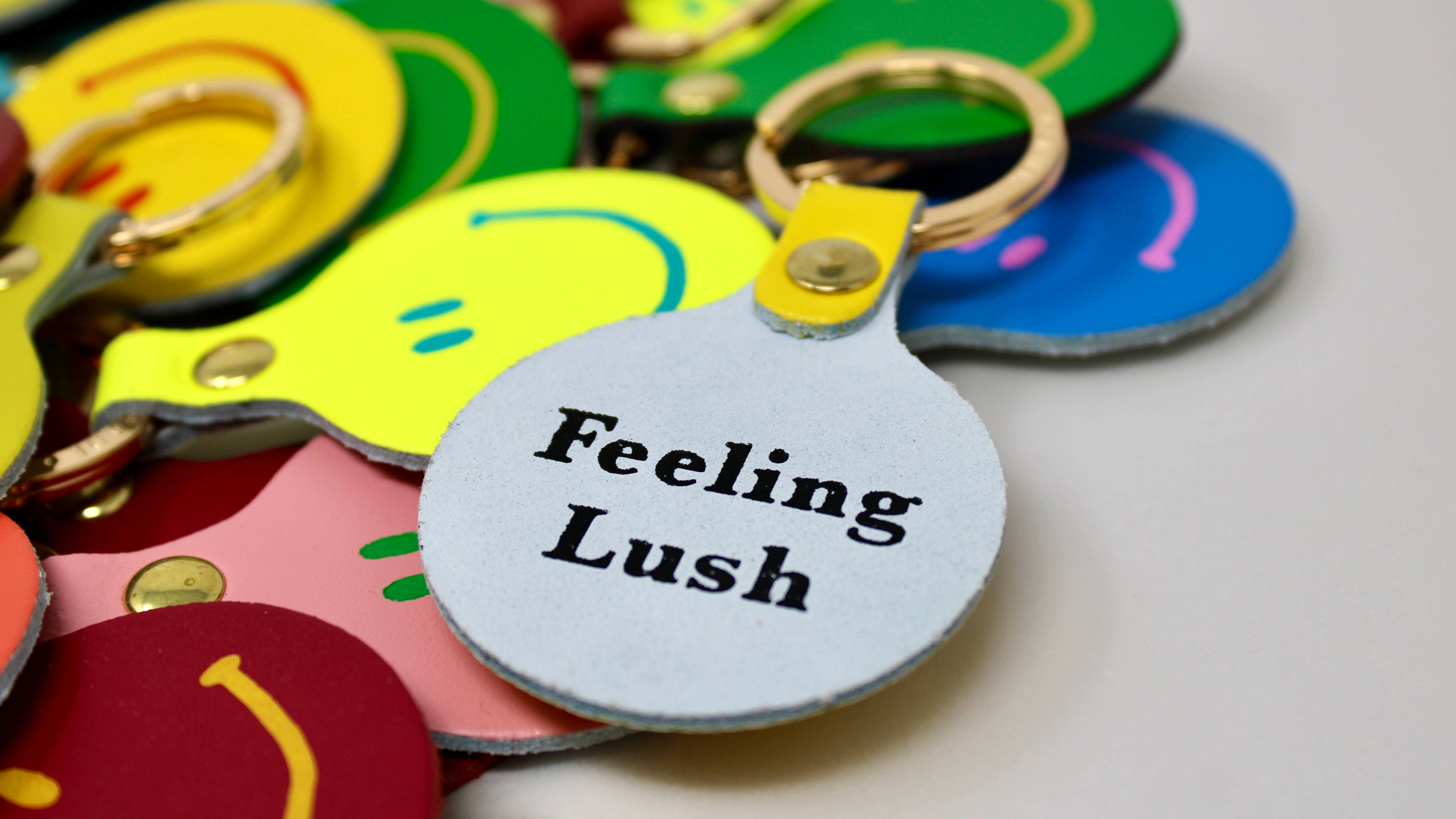 Feeling Lush Smilie Face Key Fob - Neon Yellow