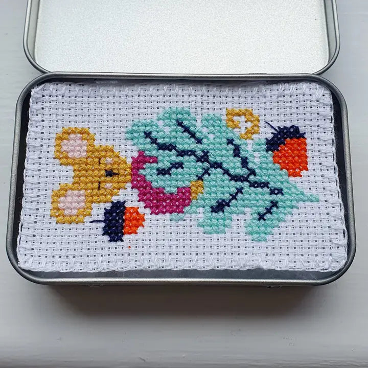 Leaf Snuggles Mini Cross Stitch Kit