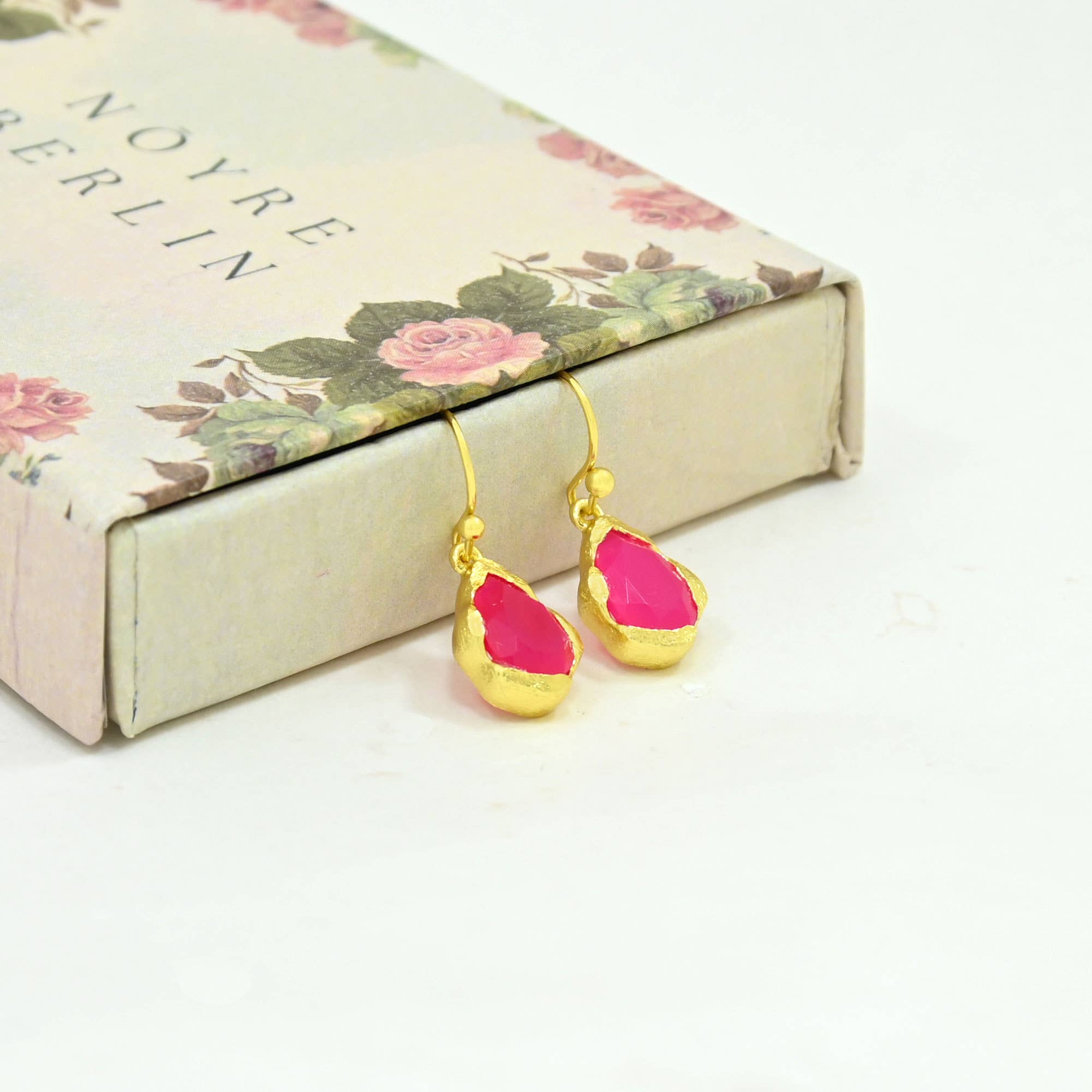 Kailany Earring Gold Plated - Pink Fuchsia Onyx