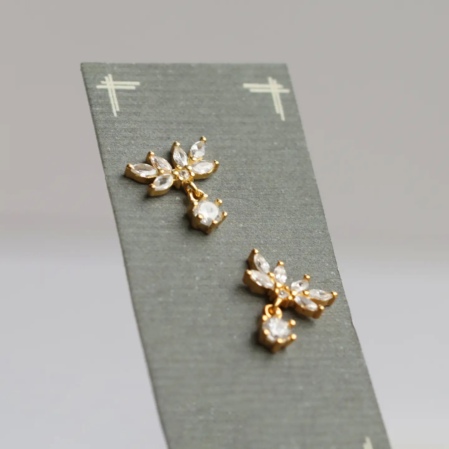 Oak Leaf Japanese Stud Earrings