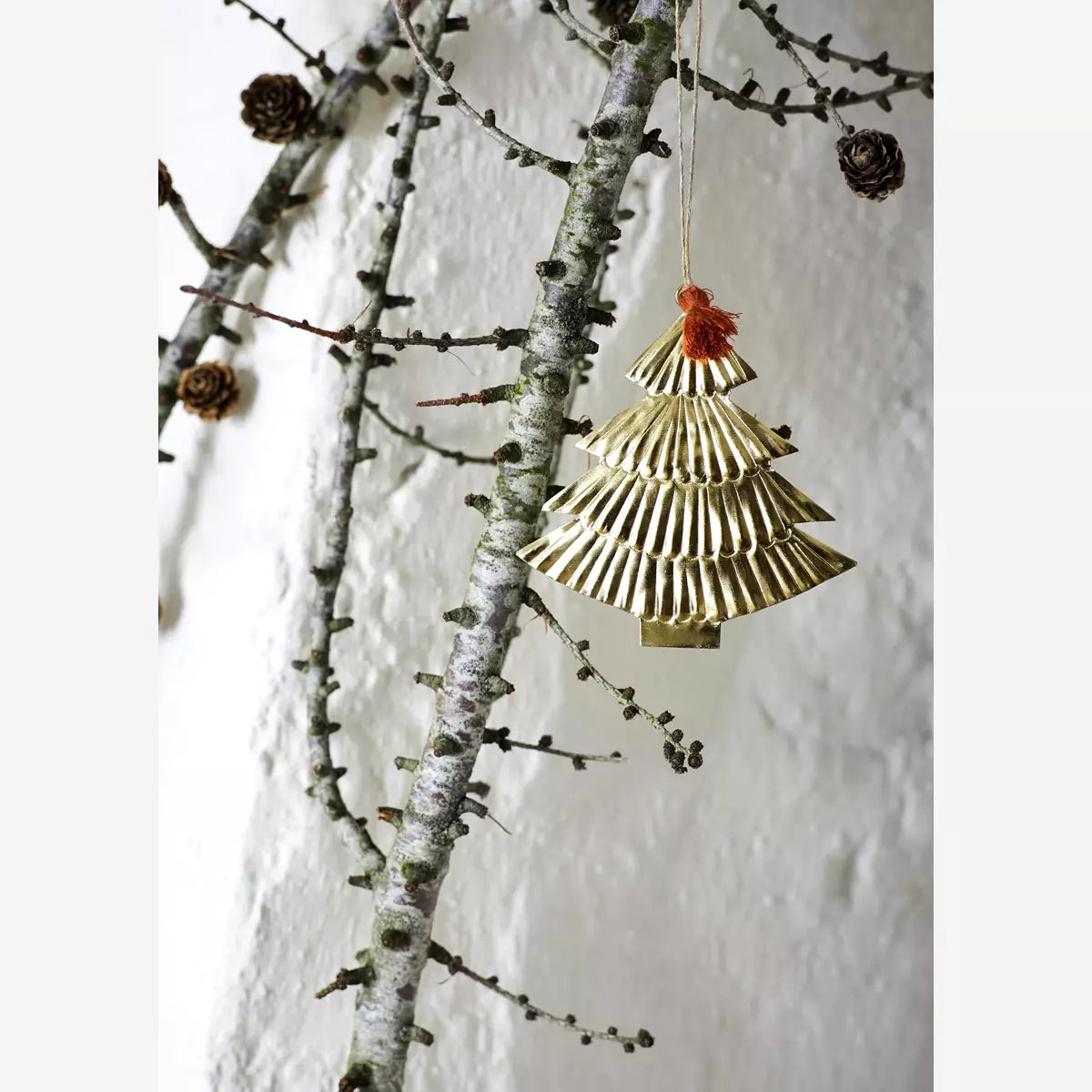 Iron Embossed Christmas Tree Decoration