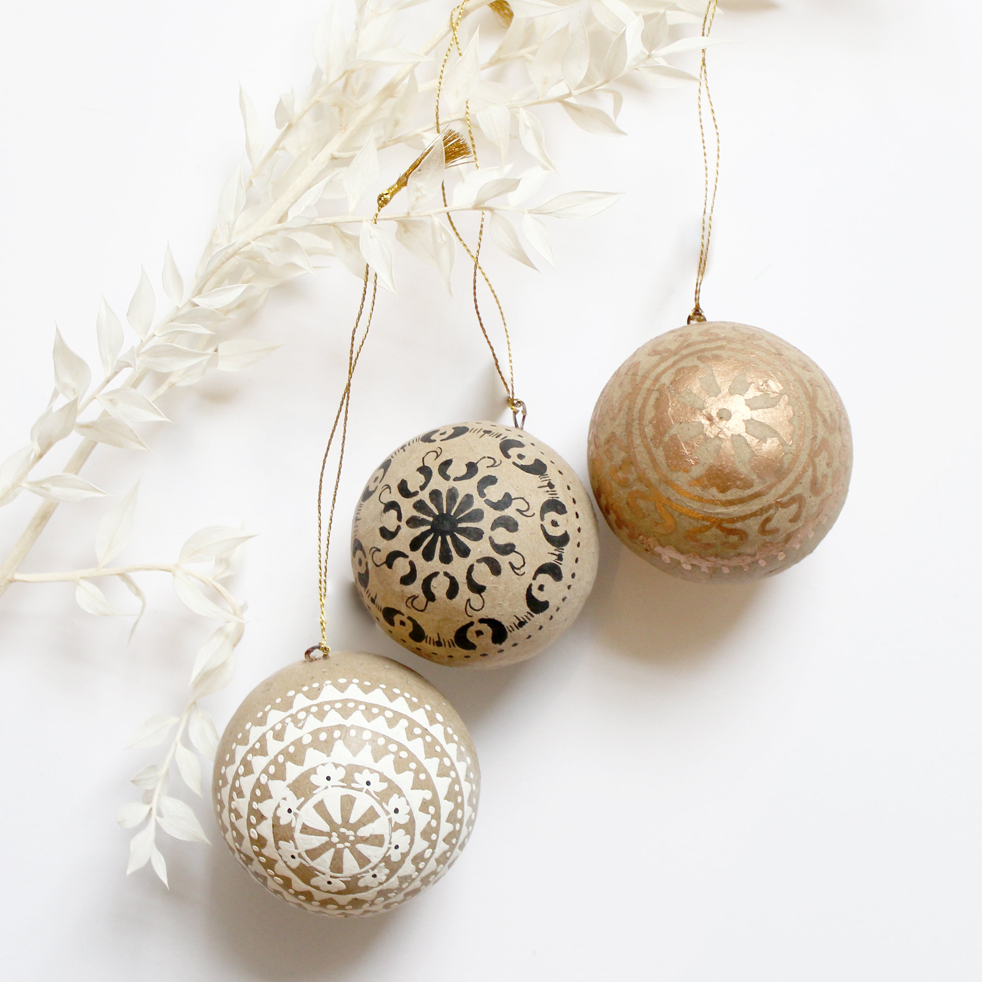 Hand Painted Papier Mache Bauble - Black